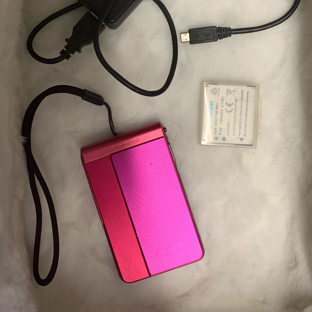 COPY - Pink Waterproof Sony Cybershot 18.2mp camera